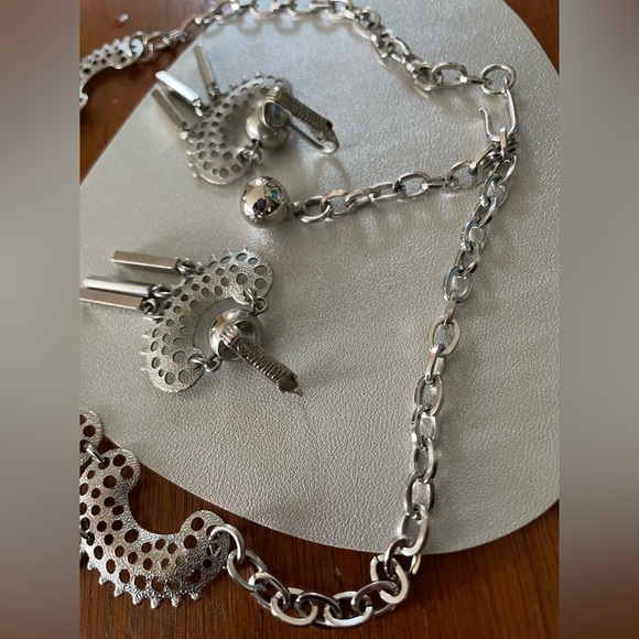 Vintage 1970s Sarah Coventry Charisma Silver Bib Necklace & Earrings Set Signed - Picture 2 of 10